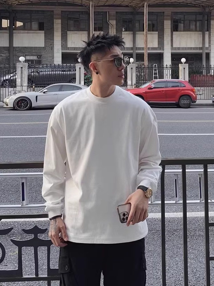 T-shirt a maniche lunghe in pu - Streetwear Brand Drops recensione e prezzo