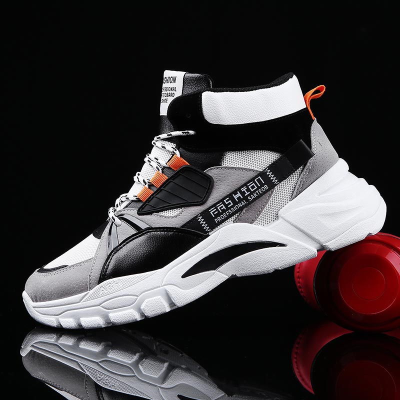 Hightop di trasporto degli uom - Streetwear Brand Drops recensione e prezzo